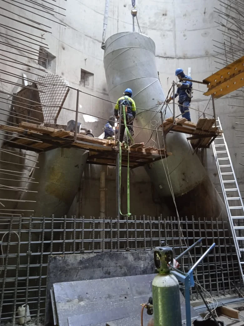 Dam gate installation - hydromechanical equipment